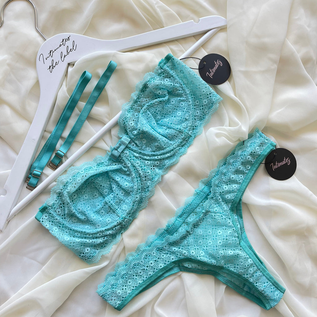 Carol Lace Lingerie Set